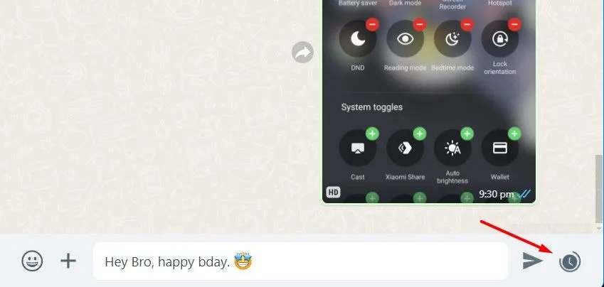 Biểu tượng đồng hồ trong giao diện WhatsApp Web, cho phép lên lịch gửi tin nhắn bằng Blueticks.