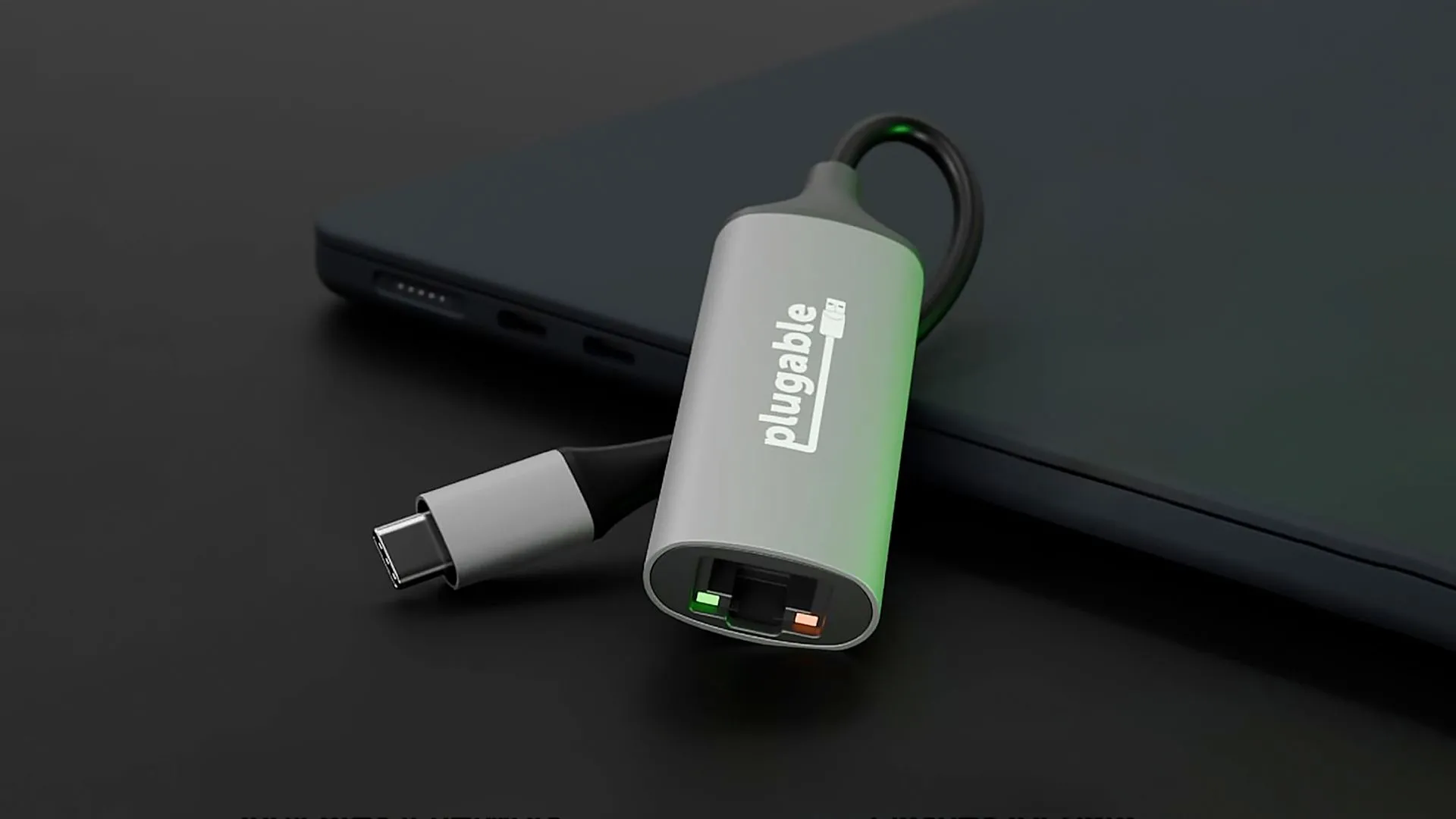 Bộ chuyển đổi Ethernet 5Gbps sang USB-C của Plugable, lý tưởng cho phòng thí nghiệm và lưu trữ mạng.