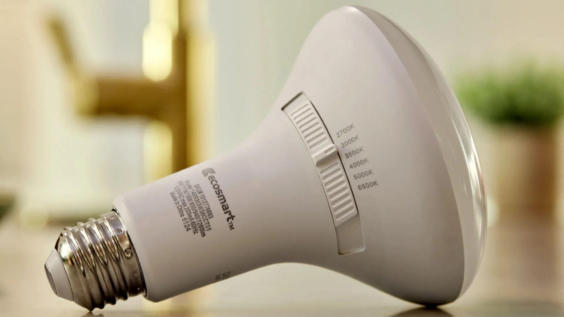 Bóng đèn thông minh EcoSmart với các chế độ ánh sáng khác nhau, sản phẩm mới từ Home Depot