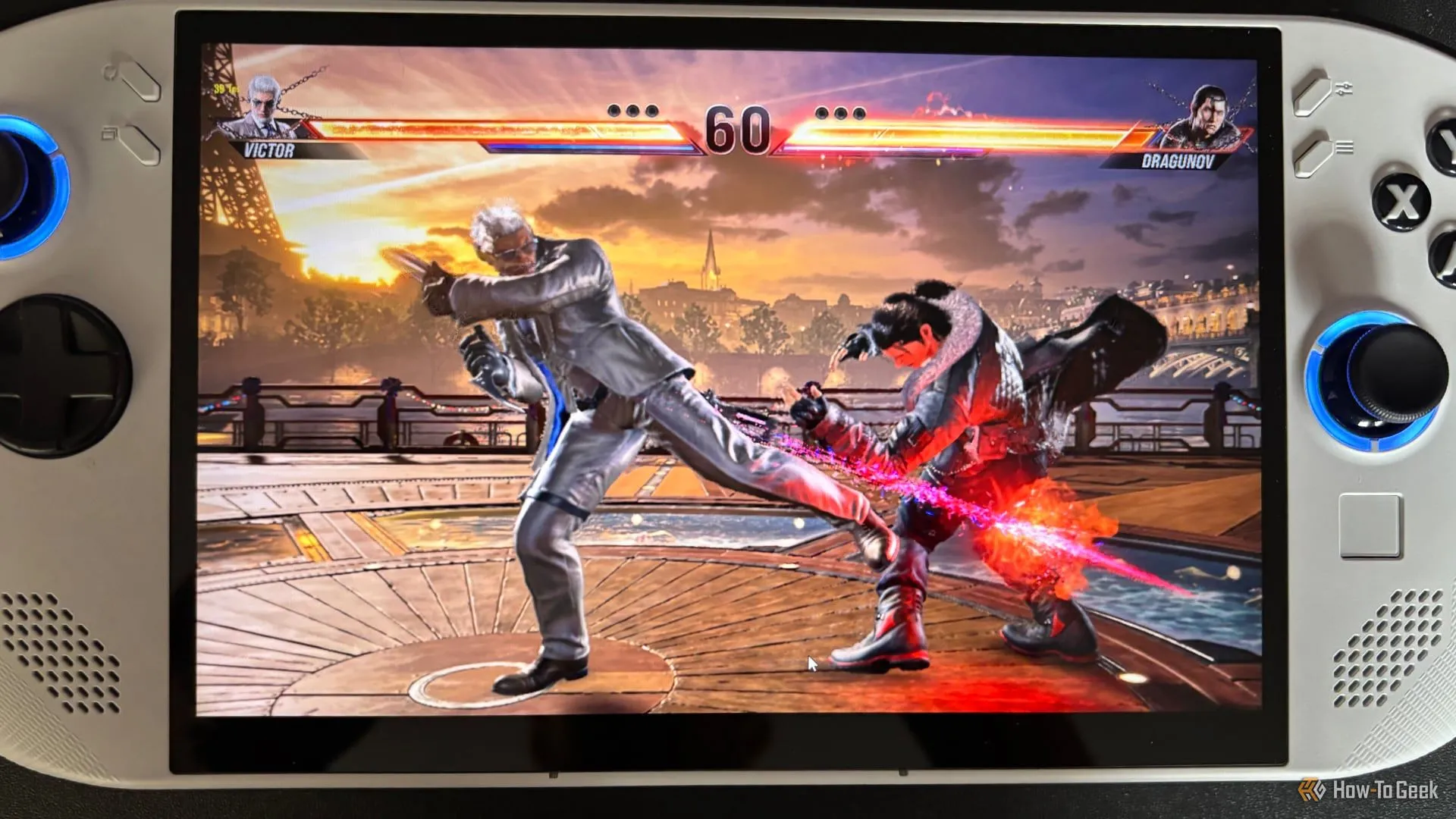 Cảnh game Tekken 8 đang chạy mượt mà trên thiết bị chơi game cầm tay Lenovo Legion Go S, minh họa khả năng xử lý đồ họa.