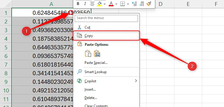 Chọn các ô chứa số ngẫu nhiên trong Excel để sao chép, hiển thị menu chuột phải với tùy chọn 'Copy' được tô sáng, minh họa bước cố định giá trị.