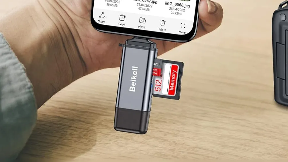 Đầu đọc thẻ nhớ Beikell đa năng với cổng USB-A và USB-C, hỗ trợ thẻ SD và MicroSD, giúp truyền dữ liệu tiện lợi.