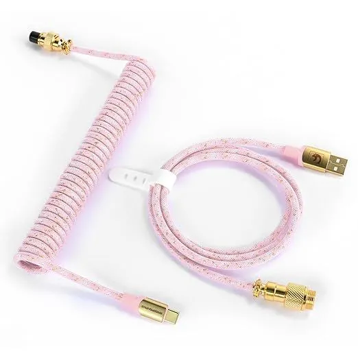 Dây cáp bàn phím xoắn Attack Shark màu hồng, loại cáp USB-C sang USB-A tiện lợi, gợi ý giải pháp linh hoạt cho người dùng bàn phím có dây muốn di chuyển bàn phím tự do.