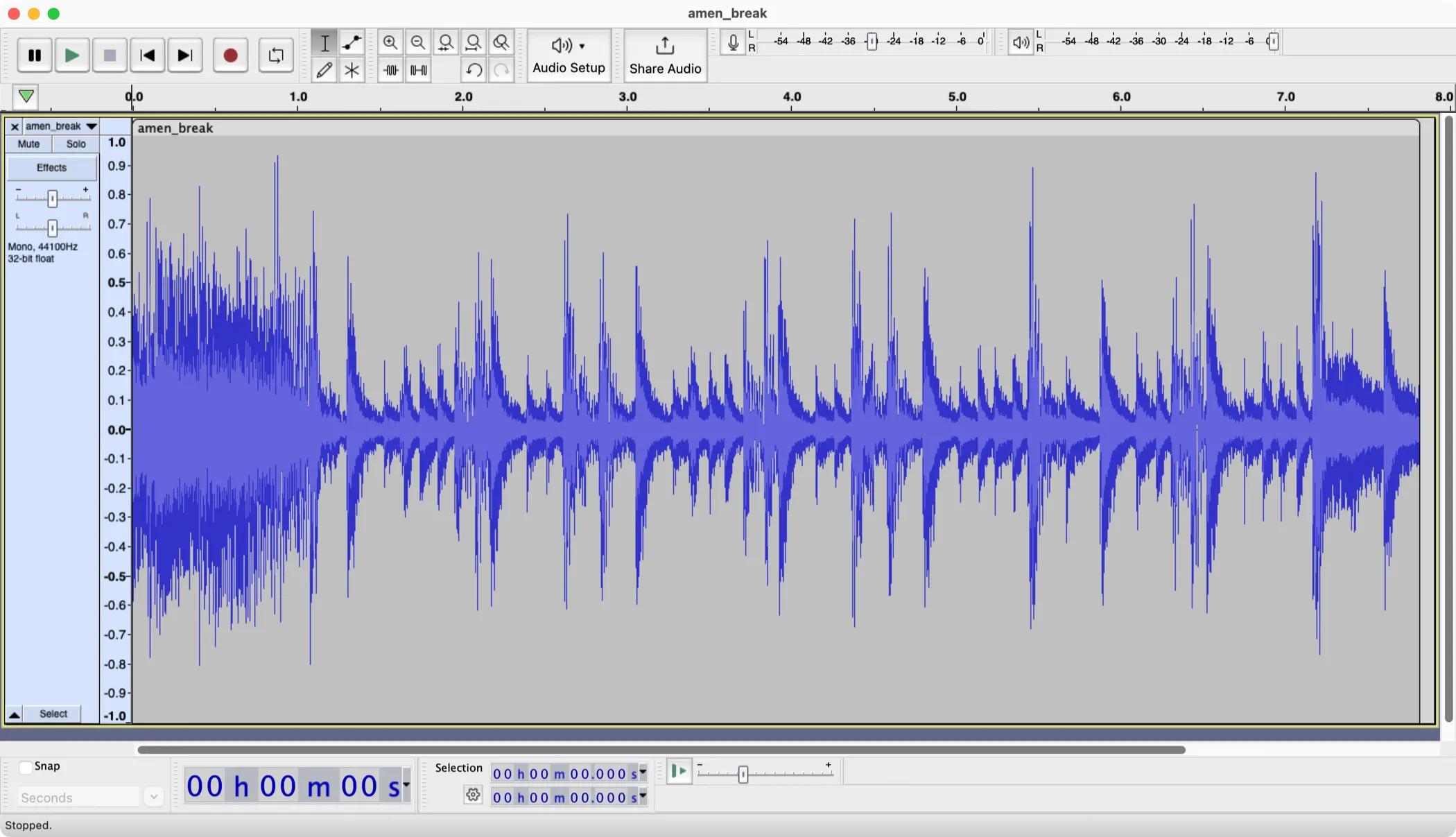Giao diện Audacity đang hiển thị công cụ chỉnh sửa âm thanh đa năng, thay thế phần mềm trả phí chuyên nghiệp.