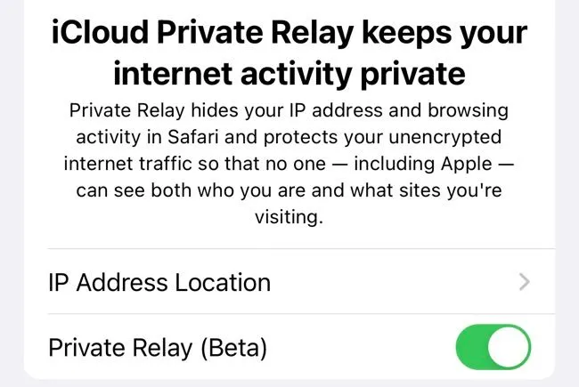 Giao diện cài đặt iCloud+ hiển thị tùy chọn để kích hoạt tính năng Private Relay, giúp tăng cường quyền riêng tư khi duyệt web.