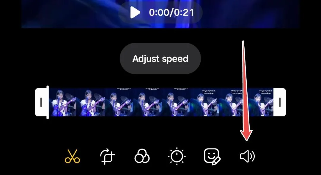 Giao diện chỉnh sửa video trong Thư viện Samsung, với biểu tượng loa để thêm nhạc nền