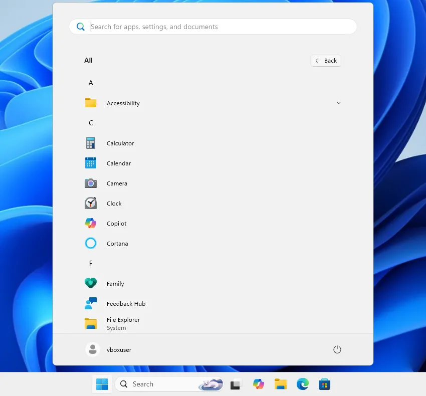 Giao diện danh sách &quot;Tất cả ứng dụng&quot; trên menu Start Windows 11, hiển thị việc sử dụng không hiệu quả không gian chiều ngang.