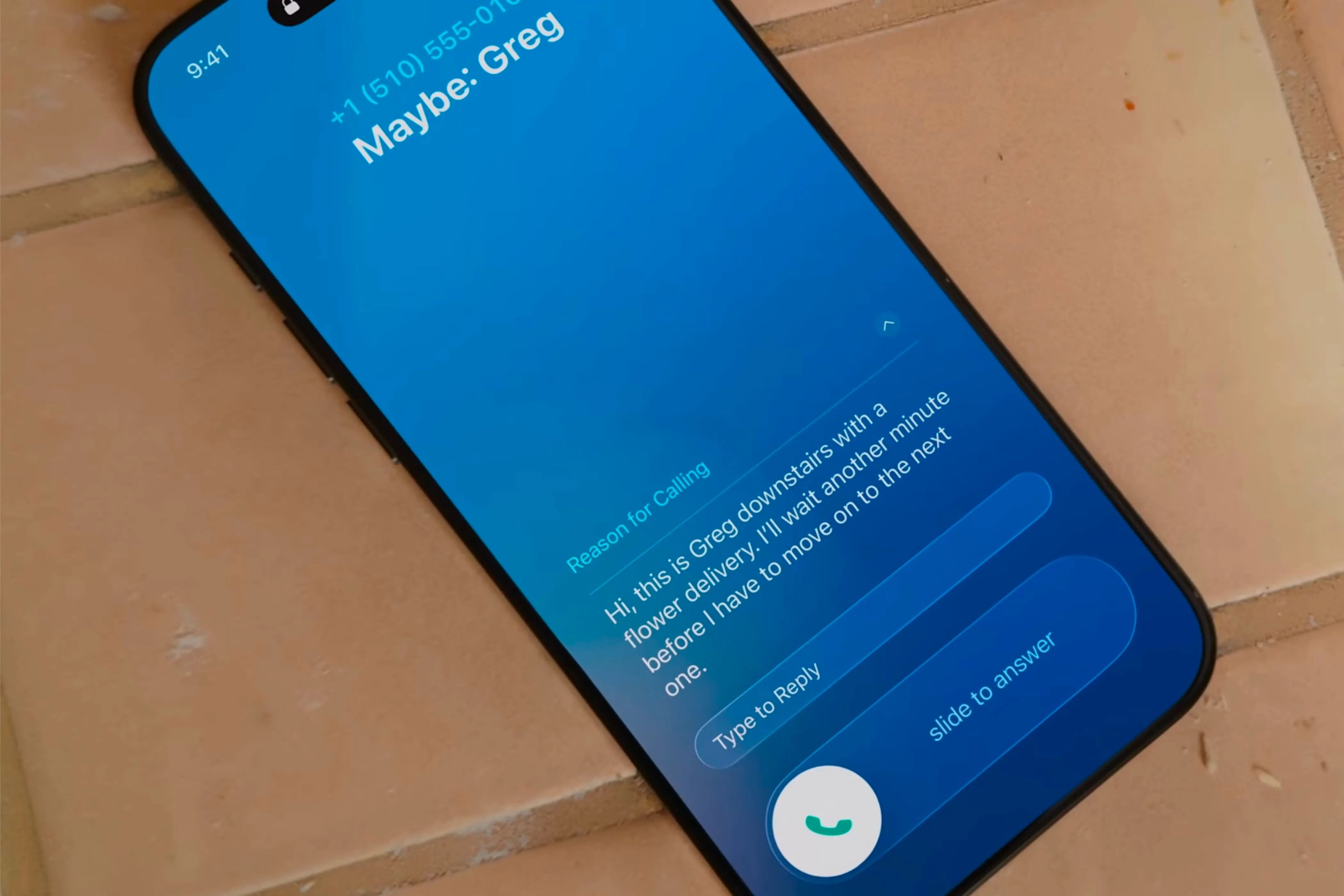 Giao diện tính năng Lọc cuộc gọi trên iOS 26, hiển thị bản ghi âm và khả năng nhập văn bản trả lời trong cuộc gọi.