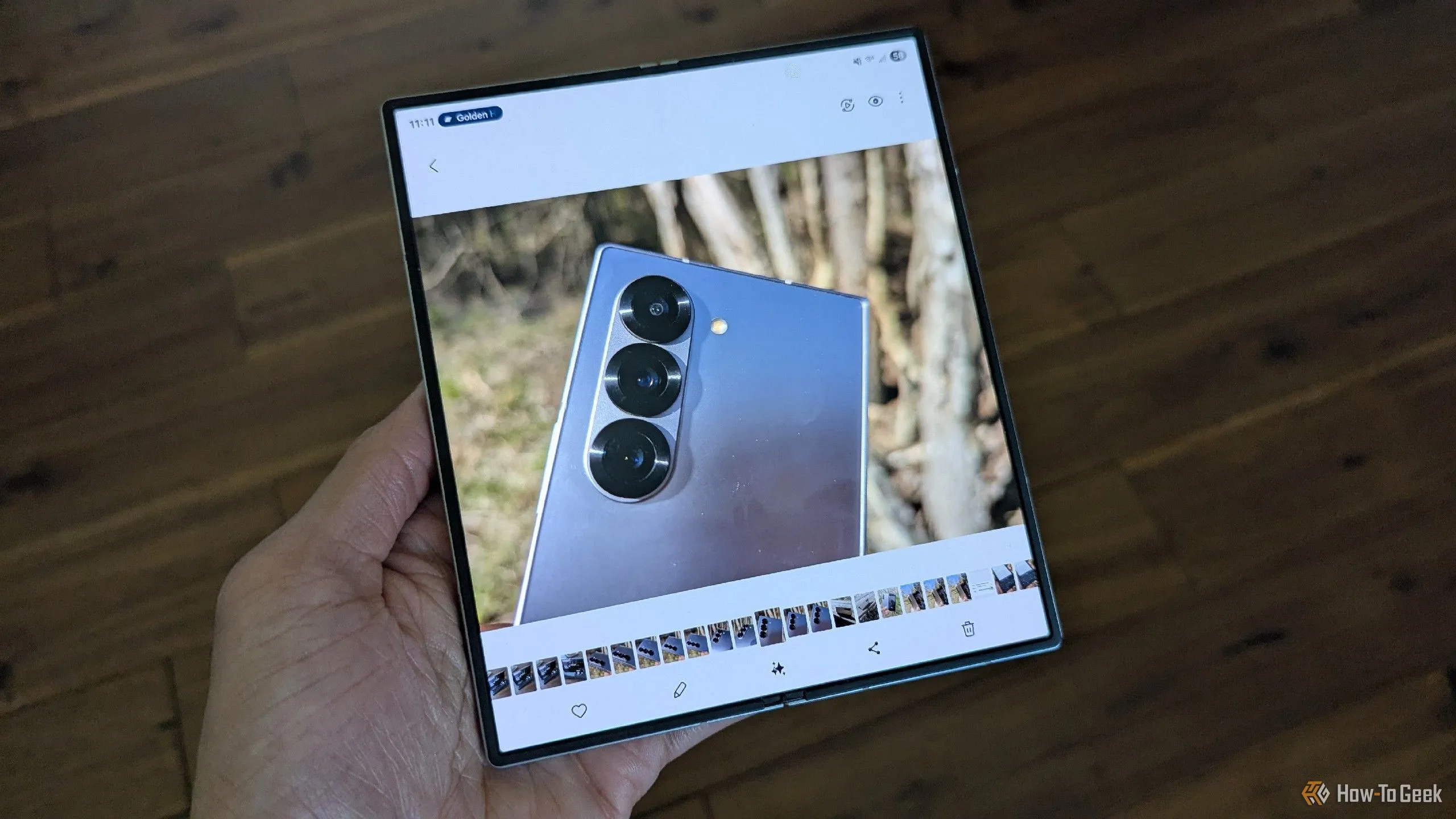 Giao diện ứng dụng Samsung Gallery hiển thị ảnh chụp trên màn hình lớn của Galaxy Z Fold 6, cho phép xem lại chi tiết hình ảnh rõ ràng và chỉnh sửa tiện lợi.