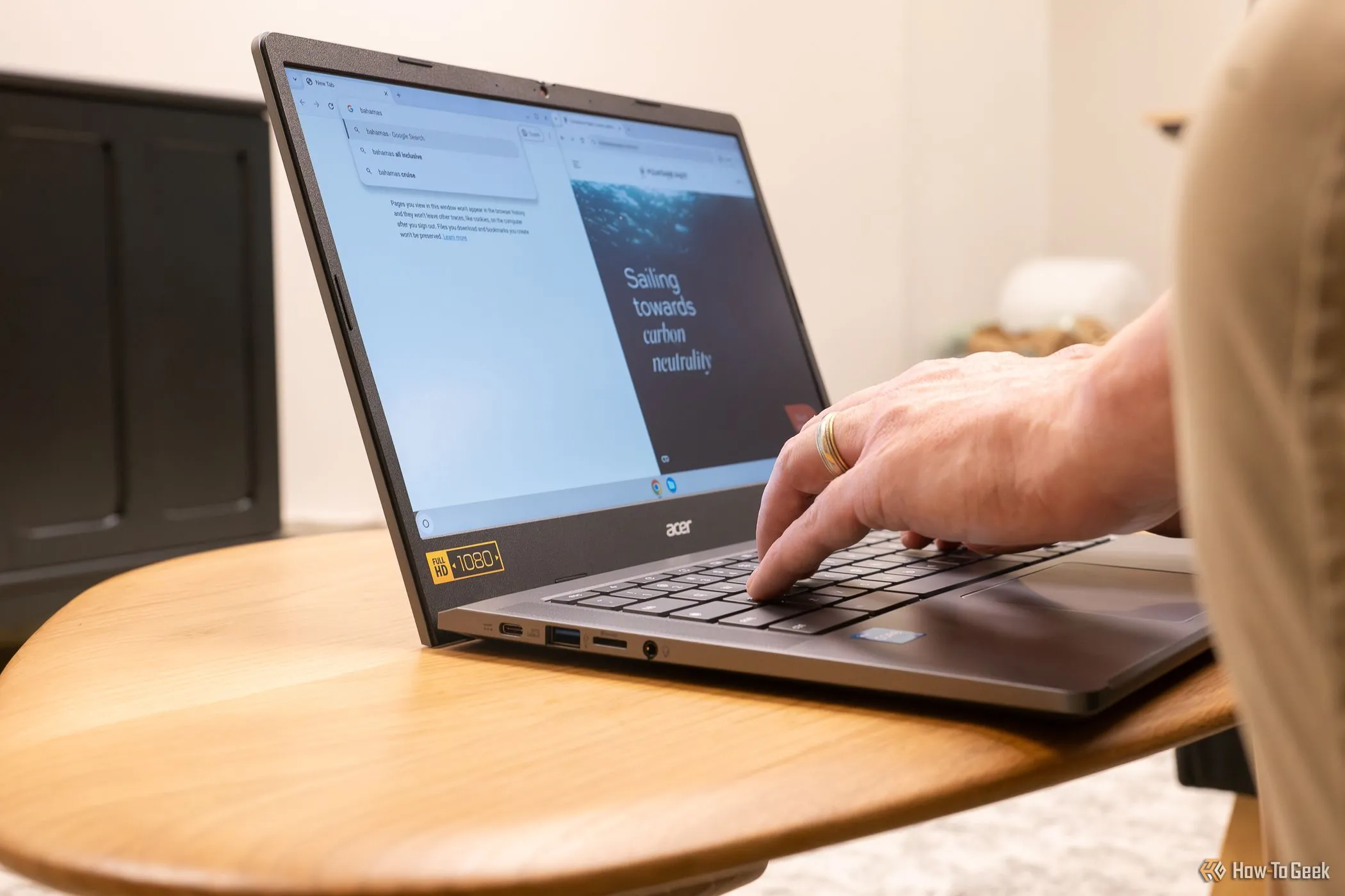 Hai biểu tượng đại diện cho Android và ChromeOS đang dần hợp nhất, tượng trưng cho chiến lược hợp nhất hệ điều hành của Google.