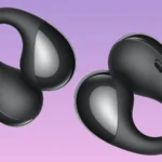 Hai tai nghe không dây SOUNDPEATS PearlClip Pro màu đen với thiết kế đối xứng độc đáo, minh họa tính năng điều chỉnh kênh tự động tiện lợi.