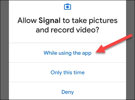 Màn hình bật lên yêu cầu quyền truy cập camera trên thiết bị Android, minh họa quá trình cấp quyền ứng dụng.