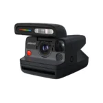 Máy ảnh Polaroid Flip màu đen với thiết kế nắp gập độc đáo và hệ thống 4 ống kính tiên tiến