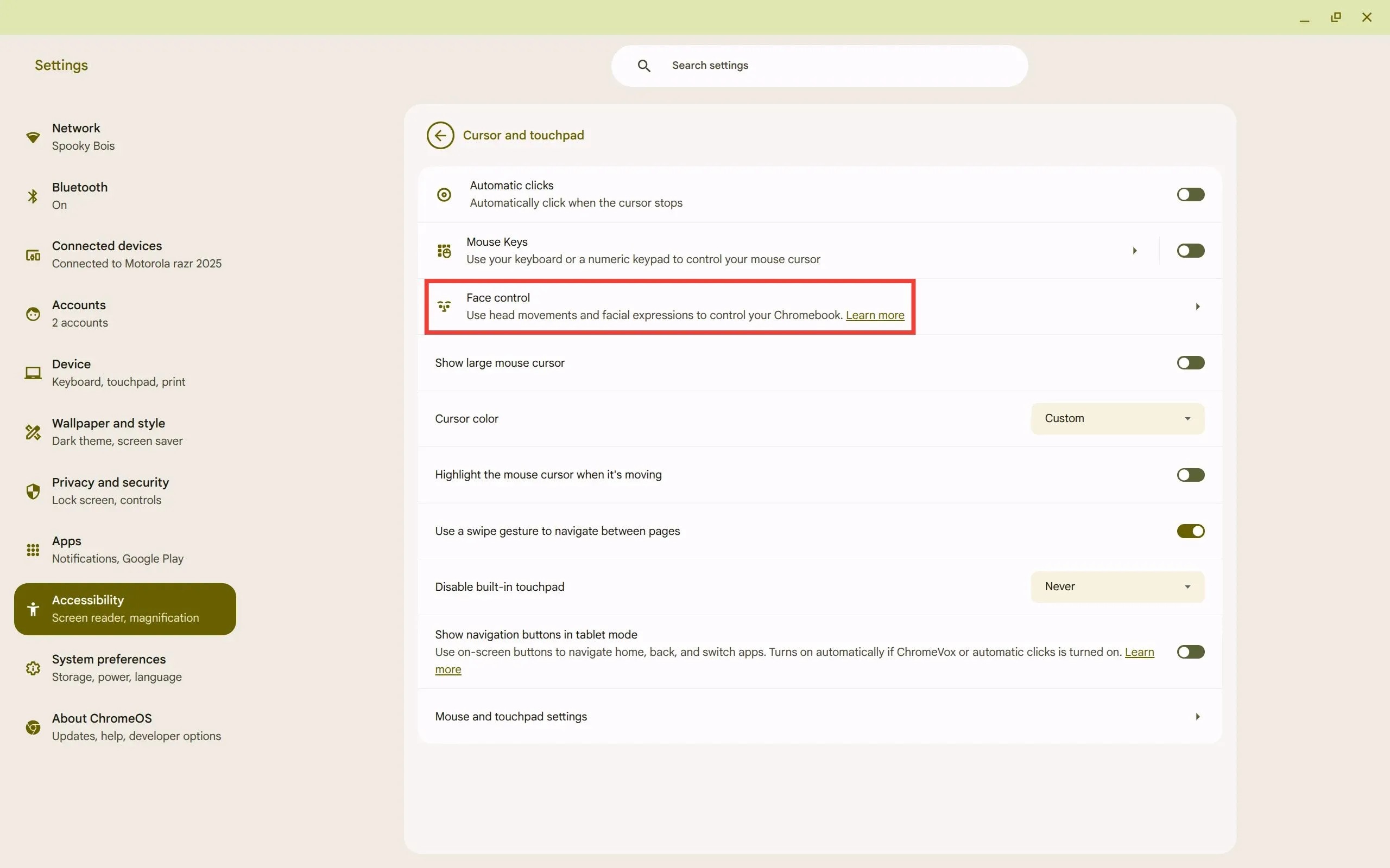 Mục 'Face Control' được đánh dấu trong menu cài đặt con trỏ và bàn di chuột của Chromebook.