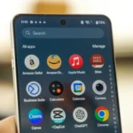 Ngăn kéo ứng dụng trên điện thoại Android OnePlus 13R hiển thị nhiều ứng dụng đã cài đặt, minh họa sự lộn xộn.