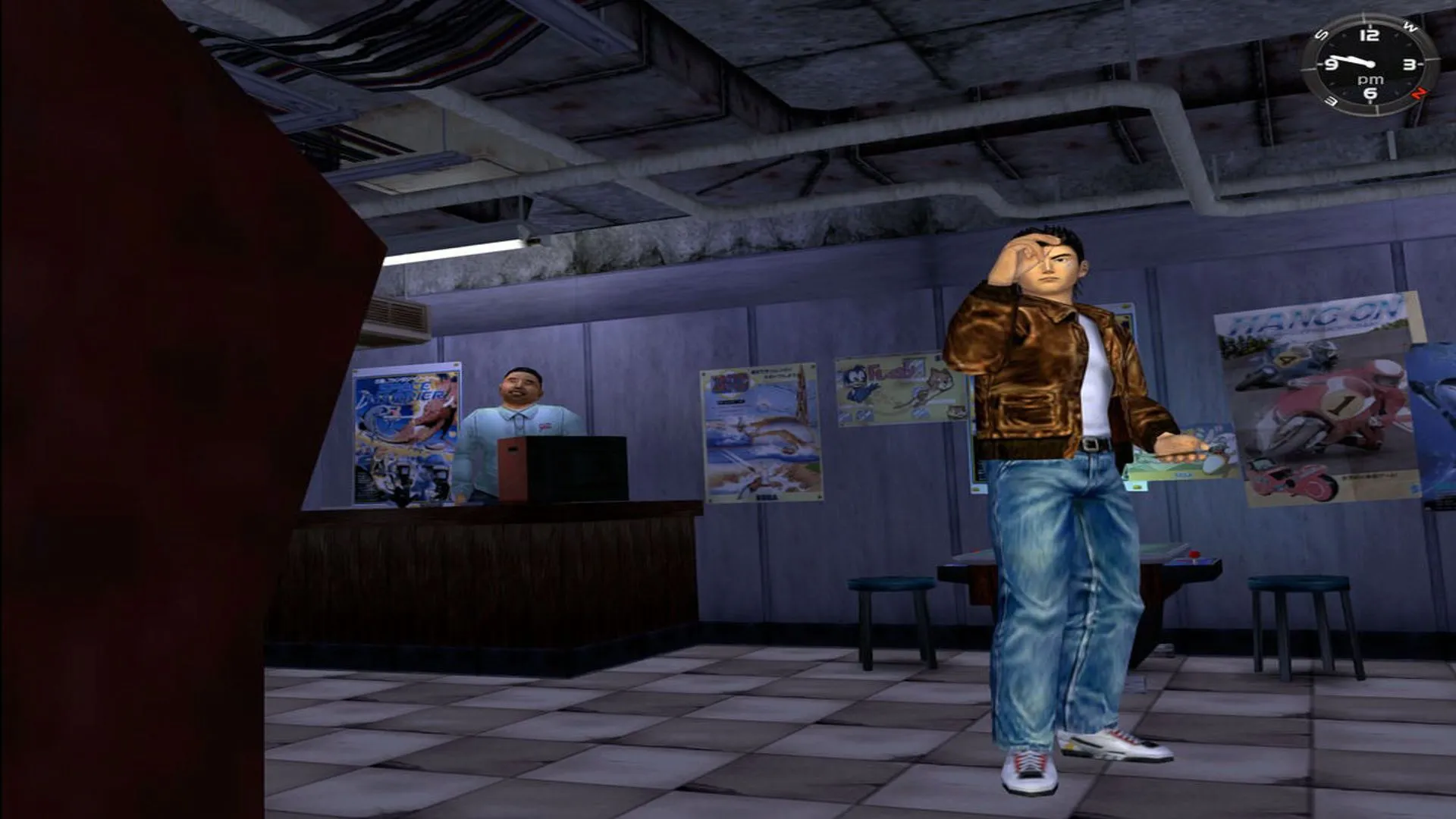 Nhân vật Ryo Hazuki trong tựa game Shenmue đang chuẩn bị ném phi tiêu, thể hiện trải nghiệm game nhập vai độc đáo trên Dreamcast.