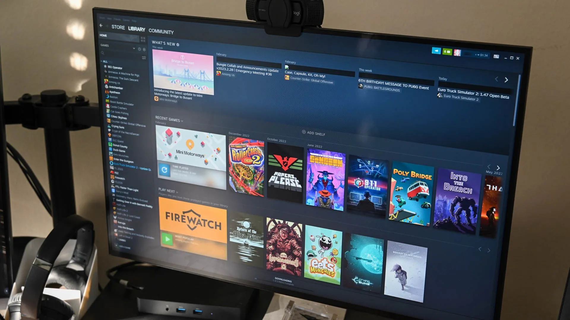 Thư viện game Steam khổng lồ với hàng trăm tựa game miễn phí đã tải về, tạo ra một danh sách dài game chưa chơi (backlog).