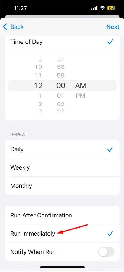 Tùy chọn Run Immediately trong ứng dụng Phím tắt để tin nhắn WhatsApp được gửi ngay lập tức tại thời điểm hẹn.