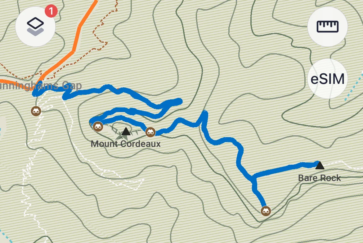Tuyến đường được nhập hiển thị rõ ràng trên bản đồ MAPS.ME, minh họa khả năng theo dõi lộ trình chi tiết cho các chuyến đi bộ đường dài hoặc phượt.