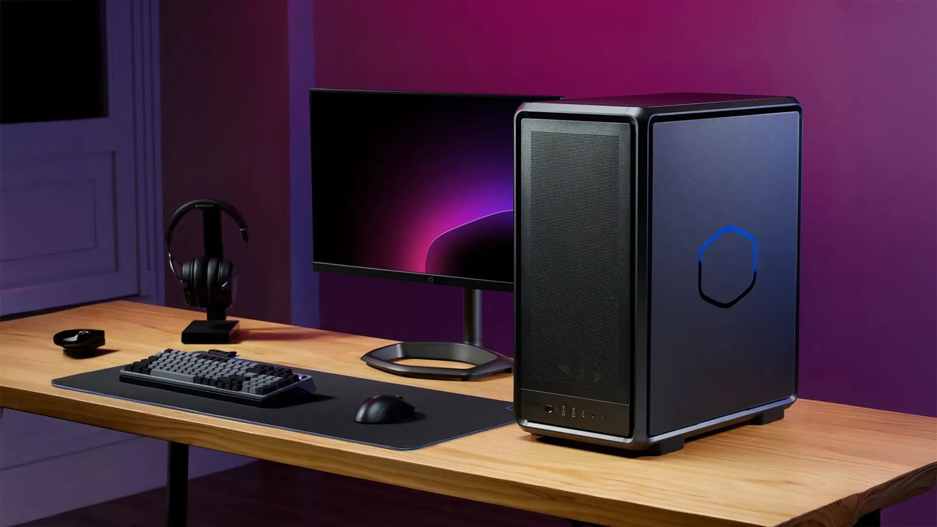 Vỏ case PC Cooler Master MasterFrame 500 màu đen, thiết kế mở và linh hoạt, có thể lắp đặt hai hệ thống tản nhiệt nước lớn